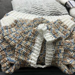 Crocheted Cropped Hodie